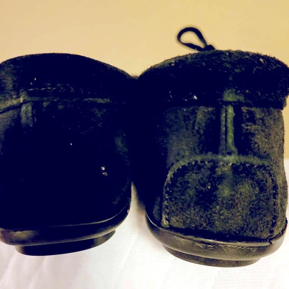 Minnetonka moccasin slippers in black, brand new, never worn! - Picture 3 of 5